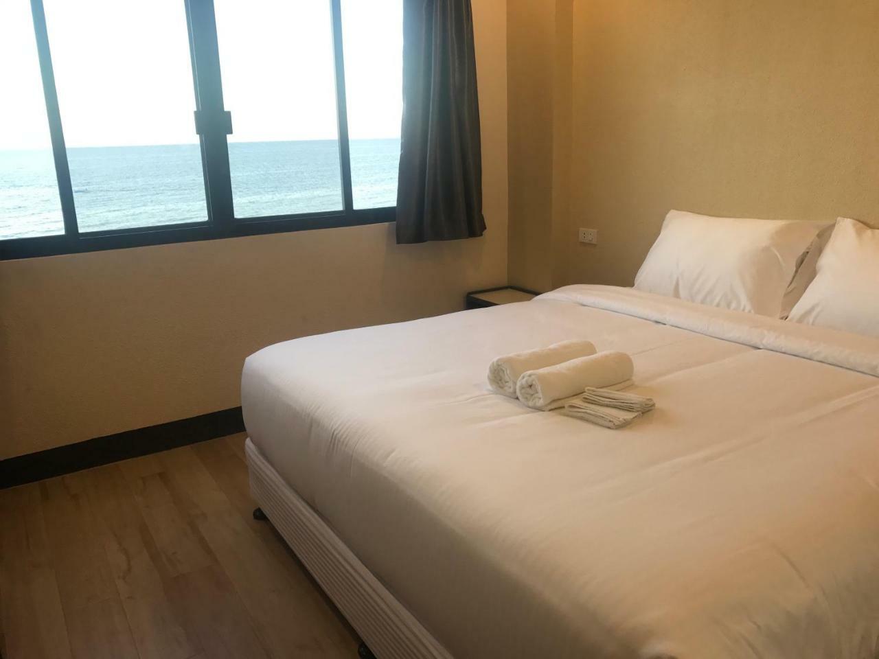 Babylon Oslob Coast Guesthouse Екстериор снимка
